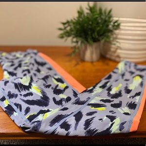 Aerie Move Leggings with Blue Abstract Pattern